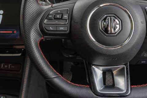 MG ZS EXCLUSIVE T-GDI 19
