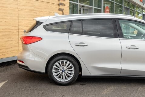 Ford Focus TITANIUM 7