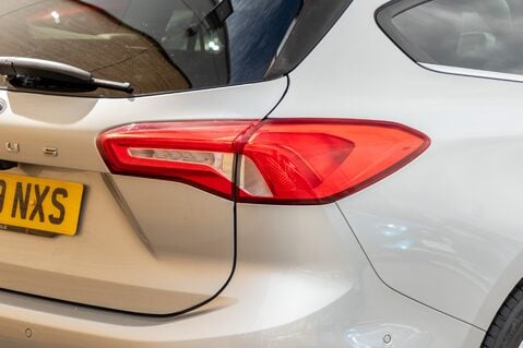 Ford Focus TITANIUM 9