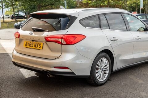 Ford Focus TITANIUM 8