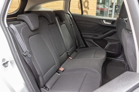 Ford Focus TITANIUM 37