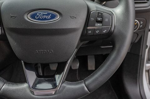 Ford Focus TITANIUM 21