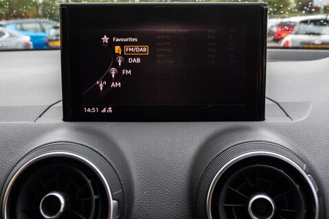 Audi Q2 TFSI S LINE 26