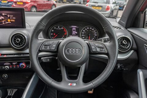 Audi Q2 TFSI S LINE 21