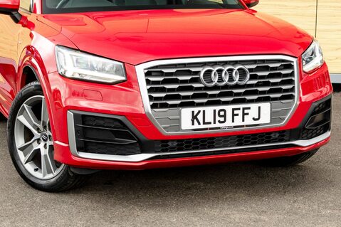 Audi Q2 TFSI S LINE 10