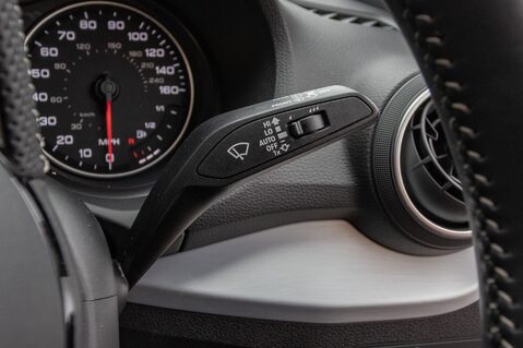 Audi Q2 TFSI S LINE 18