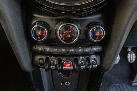 Mini Hatch JOHN COOPER WORKS 33