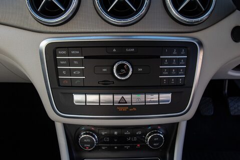 Mercedes-Benz CLA Class CLA 180 SPORT 35