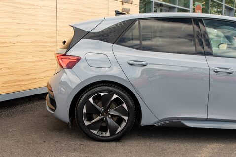 Cupra Born V2 7