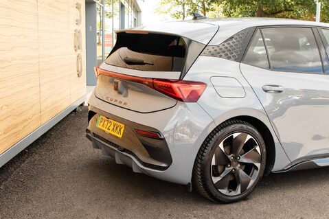 Cupra Born V2 8