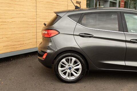 Ford Fiesta TITANIUM 7