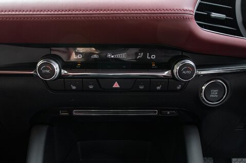Mazda 3 GT SPORT TECH MHEV 32