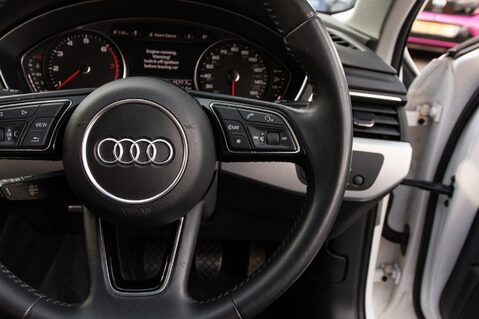 Audi A4 TFSI SPORT 20