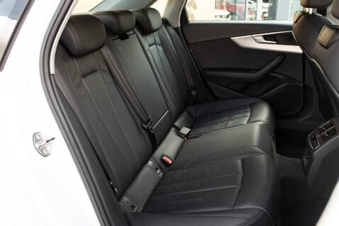 Audi A4 TFSI SPORT 35
