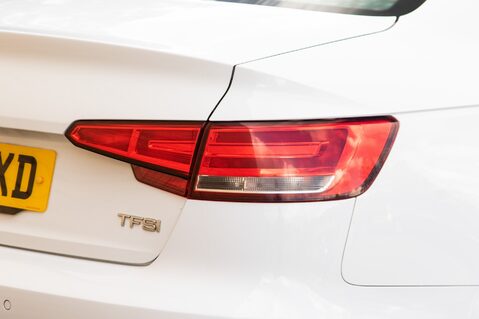 Audi A4 TFSI SPORT 9