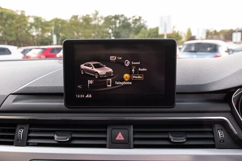 Audi A4 TFSI SPORT 27