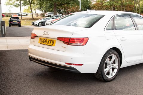 Audi A4 TFSI SPORT 8