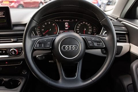Audi A4 TFSI SPORT 21