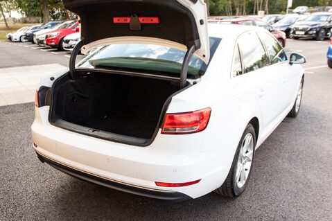Audi A4 TFSI SPORT 37
