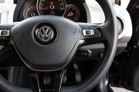 Volkswagen Up HIGH UP TSI BLUEMOTION TECHNOLOGY 20
