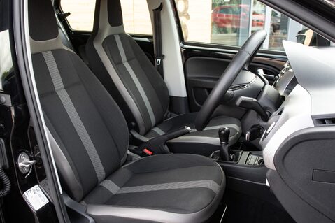 Volkswagen Up HIGH UP TSI BLUEMOTION TECHNOLOGY 26