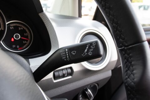 Volkswagen Up HIGH UP TSI BLUEMOTION TECHNOLOGY 18