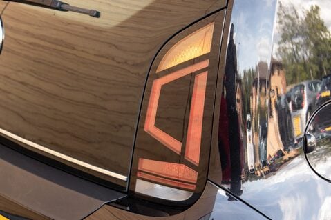 Volkswagen Up HIGH UP TSI BLUEMOTION TECHNOLOGY 9