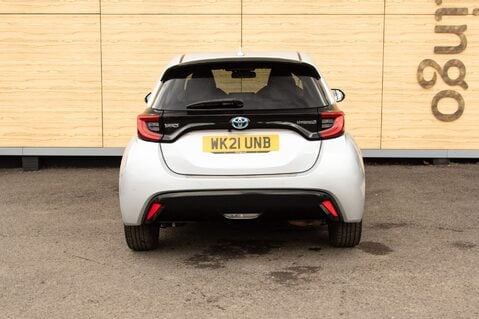 Toyota Yaris EXCEL FHEV 6