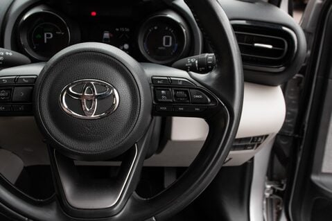 Toyota Yaris EXCEL FHEV 20