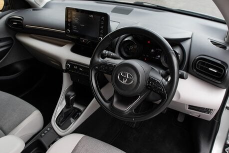 Toyota Yaris EXCEL FHEV