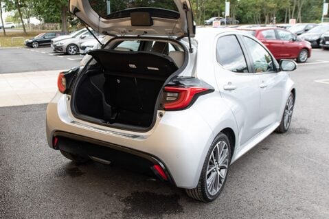 Toyota Yaris EXCEL FHEV 33