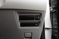 Toyota Yaris EXCEL FHEV 16