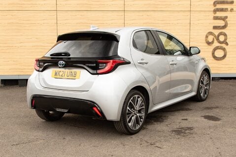 Toyota Yaris EXCEL FHEV 2