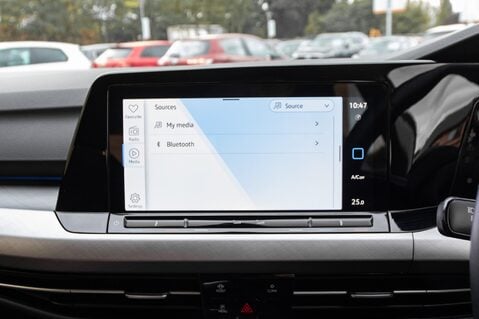 Volkswagen Golf LIFE TSI 27