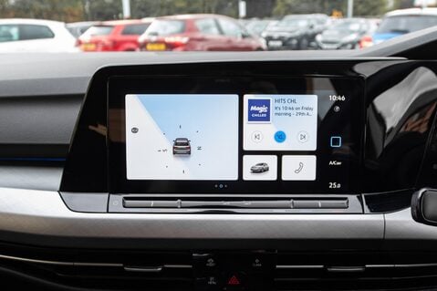 Volkswagen Golf LIFE TSI 24
