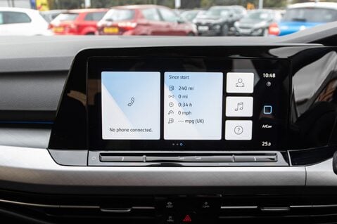 Volkswagen Golf LIFE TSI 32