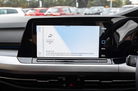 Volkswagen Golf LIFE TSI 25