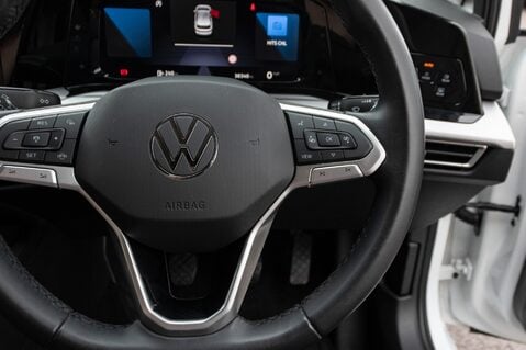 Volkswagen Golf LIFE TSI 20