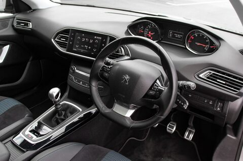 Peugeot 308 PURETECH S/S TECH EDITION 4