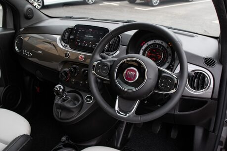 Fiat 500 DOLCEVITA MHEV