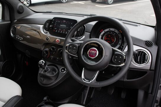 Fiat 500 DOLCEVITA MHEV