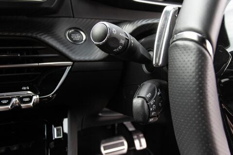 Peugeot 208 GT 17
