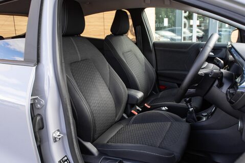 Ford Puma TITANIUM MHEV 32