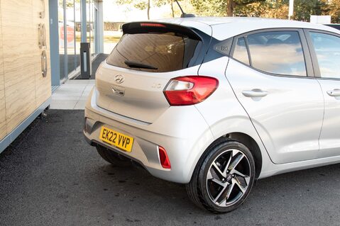 Hyundai i10 MPI PREMIUM 8