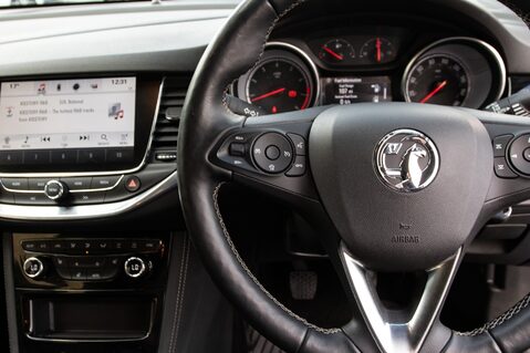 Vauxhall Astra ELITE NAV 19