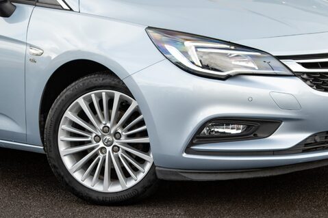 Vauxhall Astra ELITE NAV 10