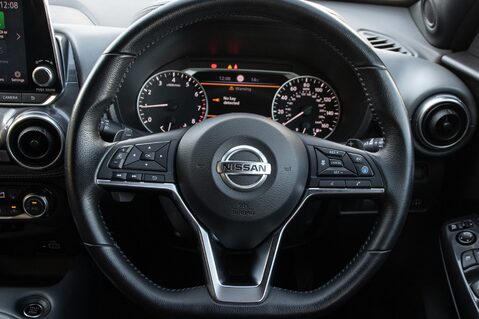 Nissan Juke DIG-T TEKNA DCT 21
