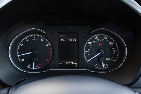 Toyota Yaris VVT-I ICON TECH 15