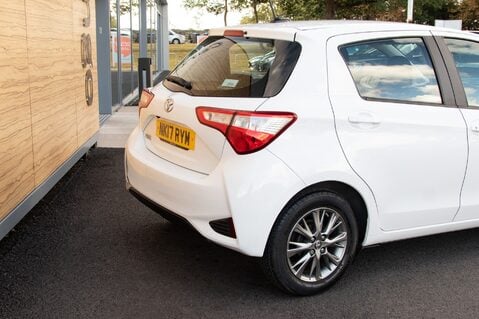 Toyota Yaris VVT-I ICON TECH 8