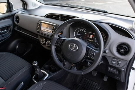 Toyota Yaris VVT-I ICON TECH